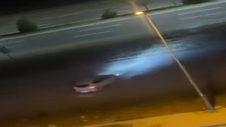 Drift yaparak trafik güvenliğini tehlikeye atan sürücü kamerada