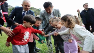 Dünya çocukları Marmariste barış için buluştu