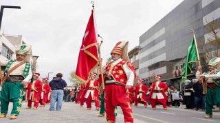 Düzcede mehter takımının gösterisine vatandaşlardan büyük ilgi
