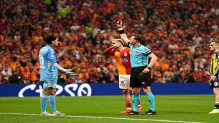 Ederson, derbide kırmızı kart gördü