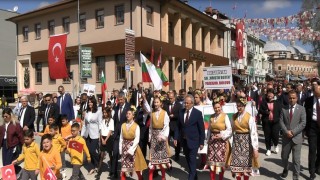 Edirnede 23 Nisan coşkusu Balkanlardan gelen öğrencilerle birlikte yaşandı