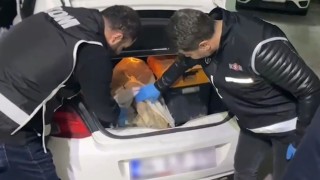 Edirnede yurt dışına kaçırılmak istenen 2 bin yıllık heykel ele geçirildi