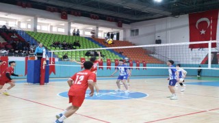 Elazığda genç erkekler voleybol grup birinciliği heyecanı başladı