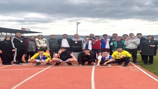 Elazığda özel sporcuların masa tenisi ve atletizm heyecanı