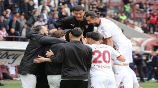 Elazığspor 21 futbolcuyla Adanaya gitti