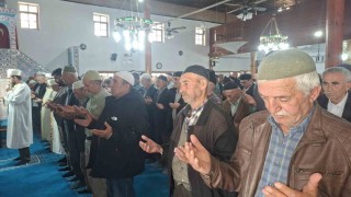 Emetteki geneleksel yağmur duası yeterli yağış sebebi ile bu yıl şükür duası oldu