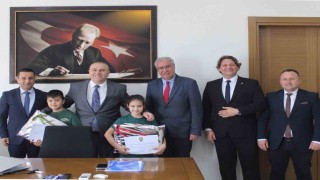 En çok kitap okuyan öğrencilere teşekkür belgesi verildi