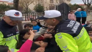 Erzincanda öğrencilere trafik farkındalık eğitimi
