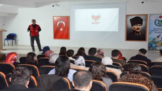 Erzincanda öğretmenlere terörle mücadele farkındalık semineri