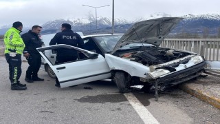 Erzincanda trafik kazası: 2 yaralı