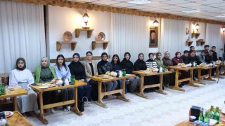 Erzincanda Yıldırım gençlerle bir araya geldi