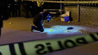 Eşinin KADES ihbarıyla eve gelen polislere ateş açtı