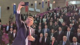 Eski Adalet Bakanı Yılmaz Tunçtan yargı eleştirilerine tepki