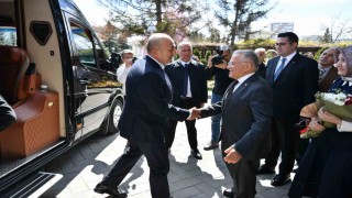 Eski bakan Çavuşoğlu: Kayseri, dünyaya örnek bir şehir