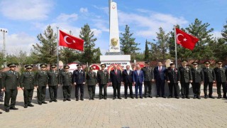 Eski KKTC Cumhurbaşkanı Tatar, Şanlıurfanın kurtuluşunun 106. yıl dönümü törenine katıldı