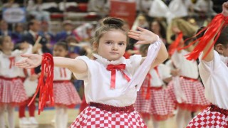 Eskişehirde 23 Nisan coşkusu Şehit Anıl Gül Spor Salonunda yaşandı