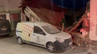 Eskişehirde metruk iş yeri yıkıldı, şans eseri yaralanan olmadı