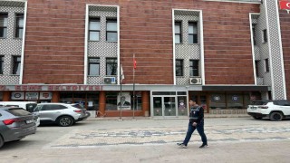 Eşme Belediyesine yönelik ‘irtikap soruşturması kapsamında Başkan Tozan, eşi ve 3 şüpheli gözaltına alındı