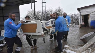 Evde bakım hastasına ortopedik yatak hediyesi