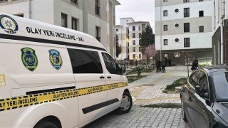 Eve giren hırsızlar yaklaşık 600 bin lira değerindeki ziynet eşyasını çaldı