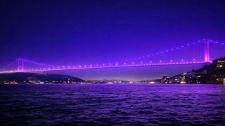 Galata Kulesine Kanserde Erken Teşhis Hayat Kurtarır mesajı yansıtıldı