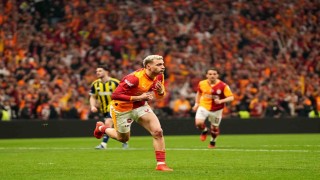 Galatasaray 25 sene sonra evinde Fenerbahçeye karşı penaltıdan gol attı