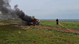 Gaz kaçağı bulunan otomobil alevlere teslim oldu