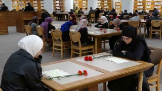 Gaziantepte 302 öğrenci aynı anda Kuran-ı Kerimi hatim etti