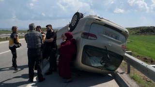 Gaziantep’te Lastiği Patlayan Minibüs Takla Attı: Facia Ucuz Atlatıldı