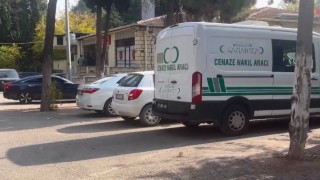 Gaziantepte otomobil tıra arkadan çarptı: Baba-oğul hayatını kaybetti