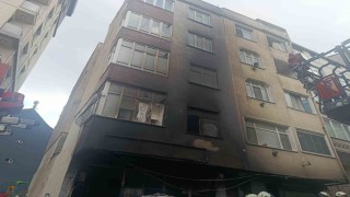 Gaziosmanpaşada hurdacıda yangın