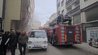 Geliboluda apartmanda çıkan yangın korkuttu