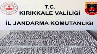 Genç kurye 161 adet sentetik ecza hapla yakalandı
