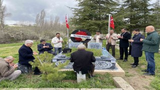 Görevi esnasında öldürülen veteriner hekim, kabri başında meslektaşları tarafından anıldı