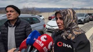 Gülistan Dokunun ailesinden adliye önünde açıklama: 6 yıldır biz biliyoruz. Ne gündüzümüz gündüz, ne gecemiz gece