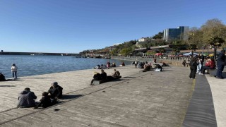 Güneş yüzünü gösterdi, Zonguldakta sahil şeridi hareketlendi