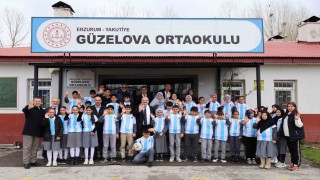 Güzelovada 23 Nisan coşkusu: Rektör Hacımüftüoğlu, Minik yüreklerle bayram sevincini paylaştı