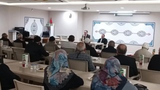 Hacı adaylarına kutsal yolculuk öncesi bilgilendirme