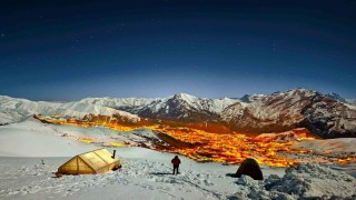 Hakkari manzarası geceye damga vurdu