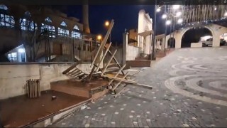 Hakkaride kamelyalar tahrip edildi