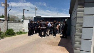 Halfeti Belediyesine operasyonda gözaltına alınan şüpheliler adliyeye sevk edildi