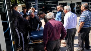 Halk otobüsü şoförü fenalaşan yolcu için direksiyonu hastaneye çevirdi