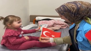 Hastanedeki çocuklara 23 Nisan sürprizi