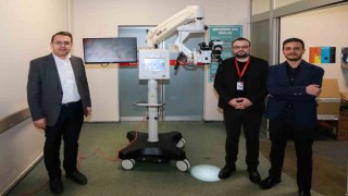 Hastaneye ileri teknoloji cerrahi operasyon mikroskobu