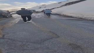 Heyelan nedeniyle kapanan Hasköy-Mutki yolu açıldı