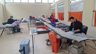 Hisarcıkta kan bağışı kampanyasına velilerden yoğun destek