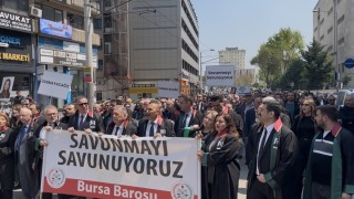 Hukuk camiası Bursada  genç avukat için adalet yürüyüşü düzenlendi