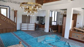 İbadete açılmadan harabeye döndü