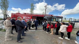 Iğdırın Cennetabat köyünde gezici kütüphane öğrencilerle buluştu