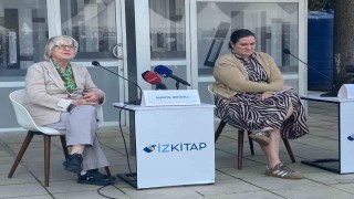 İlber Ortaylı, İzmirde adını taşıyan kütüphane önünde anıldı